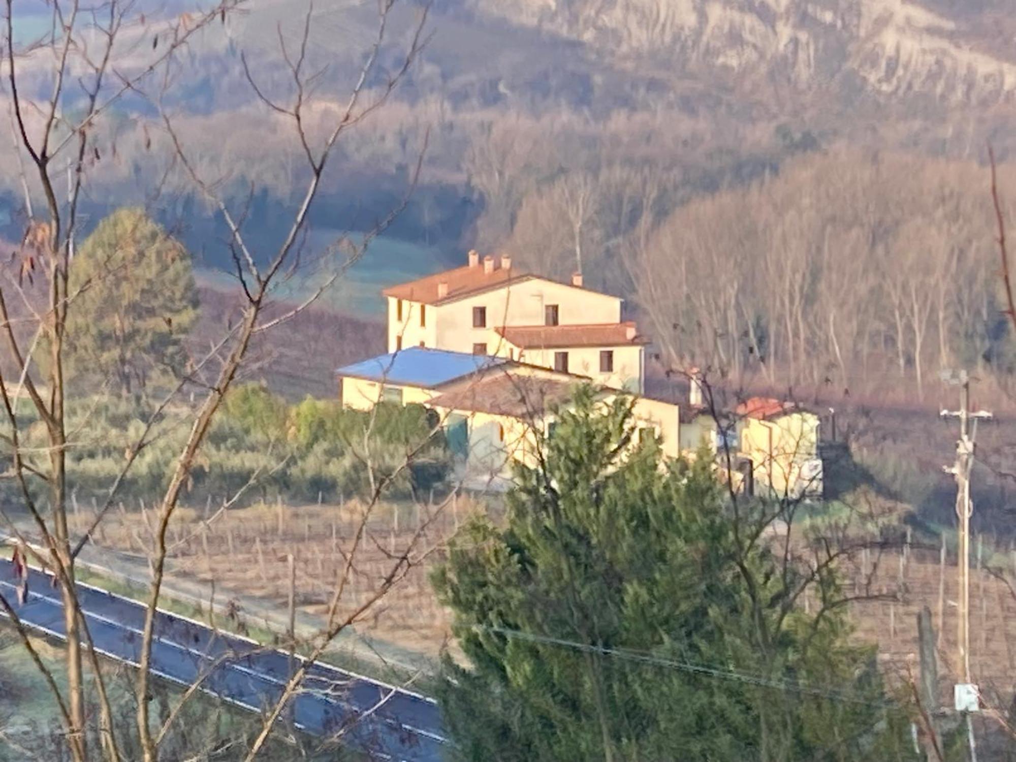 Ca' Vanello Borgo Tossignano Eksteriør bilde